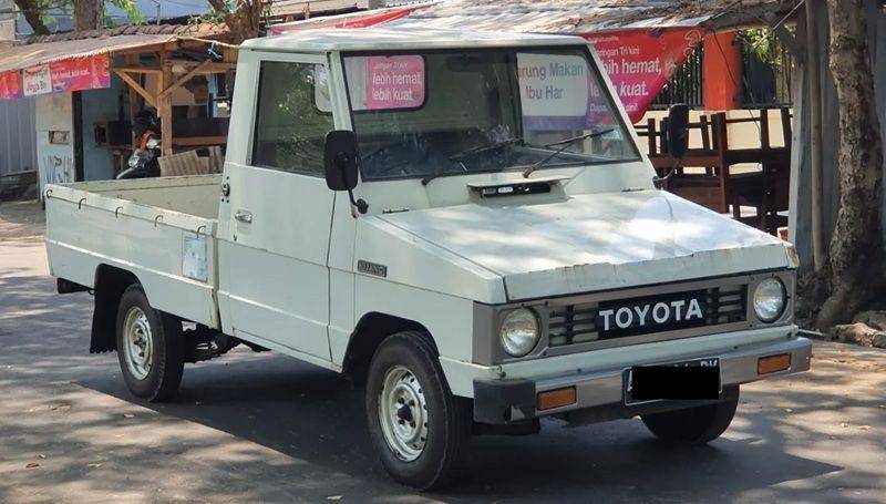 Toyota Kijang Generasi Kedua KF20