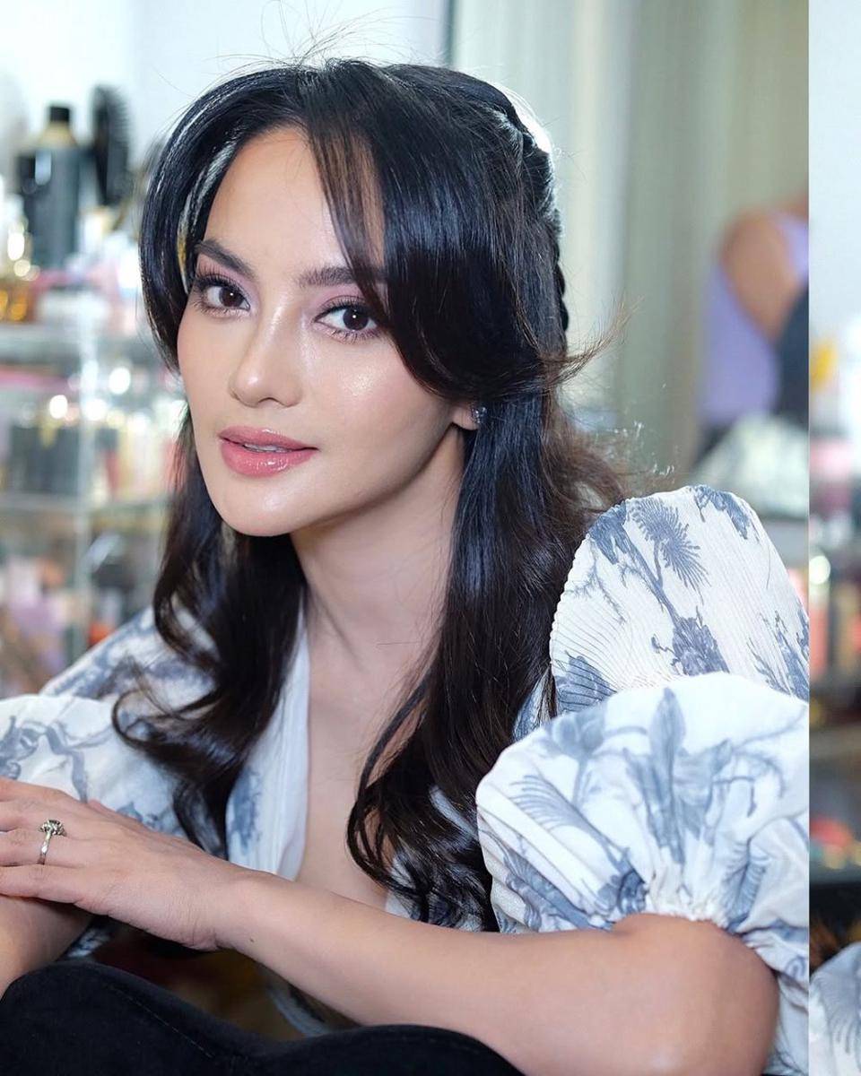 ide makeup natural buat bukber ala Ririn Ekawati (instagram.com/ririnekawati)