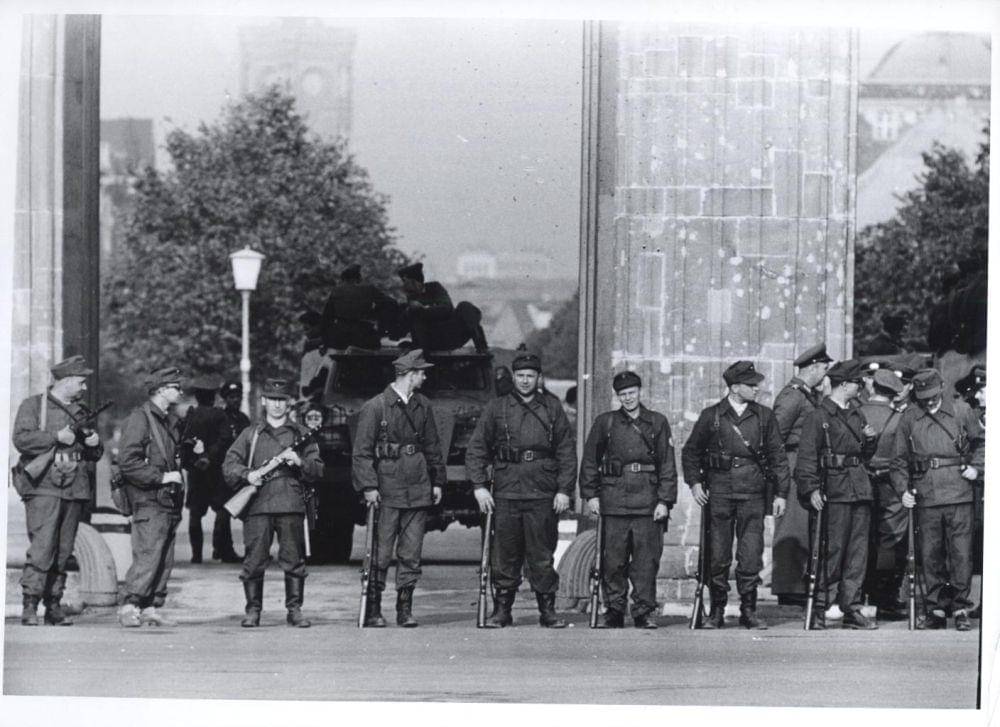 ilustrasi kubu Uni Soviet dalam Perang Dingin (commons.m.wikimedia.org/The Central Intelligence Agency)