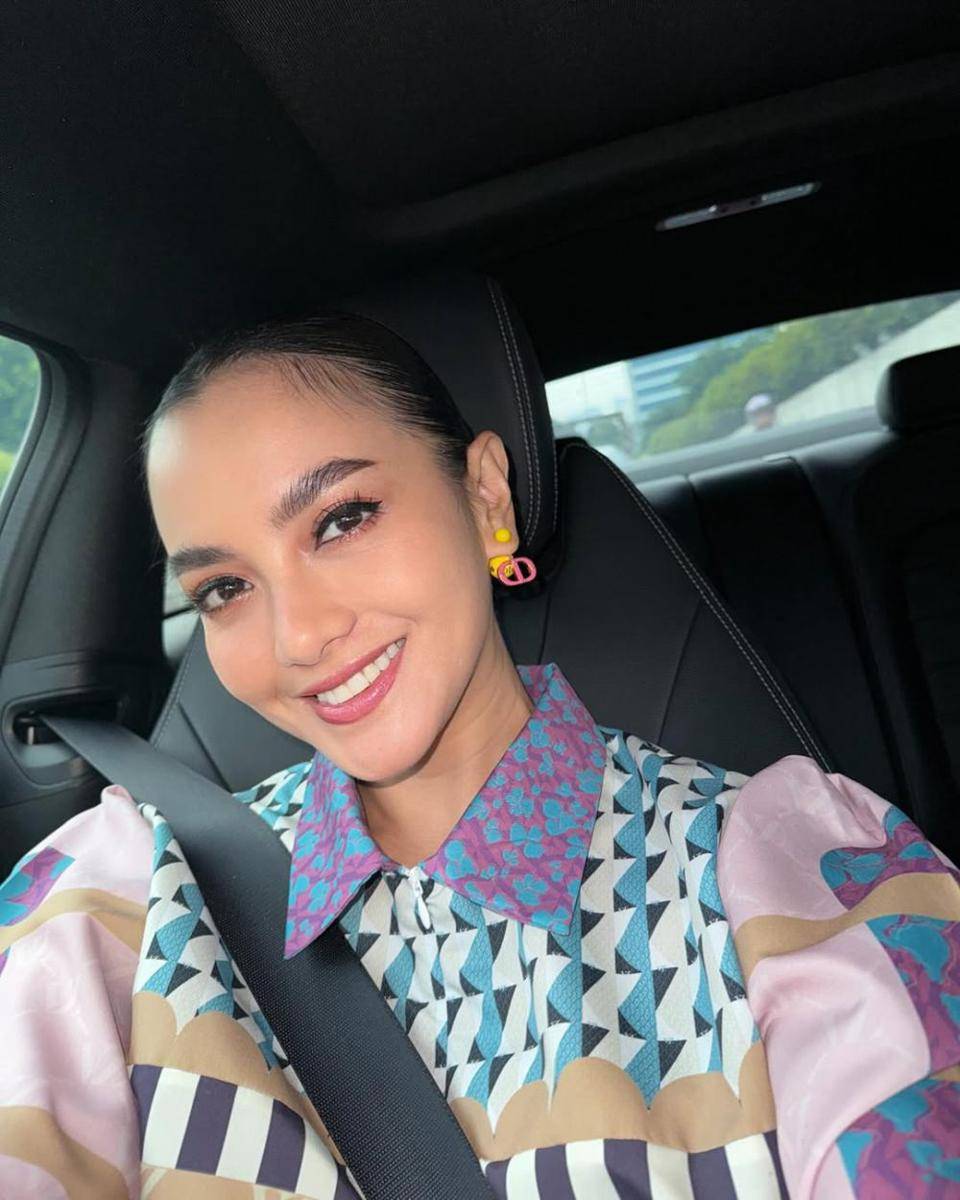 ide makeup natural buat bukber ala Ririn Ekawati (instagram.com/ririnekawati)