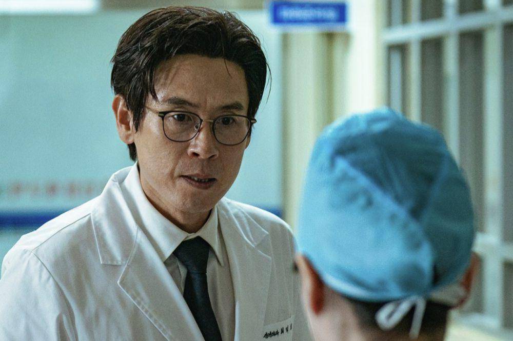 cuplikan Sol Kyung Gu di drakor Hyper Knife (x.com/DisneyPlusKR)