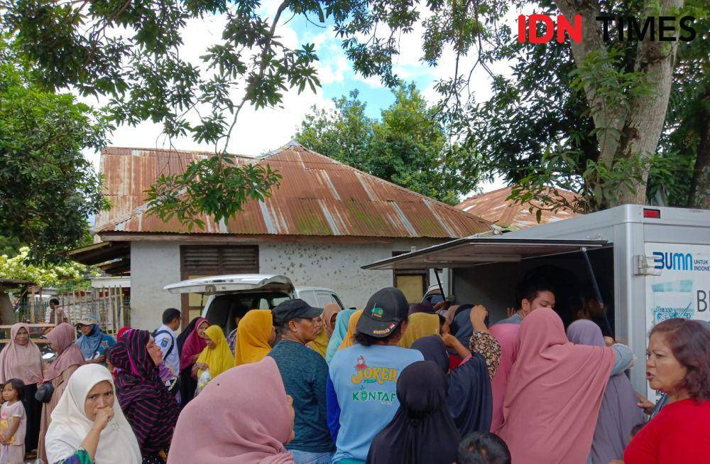 Foto warga saat serbu pasar murah yang diadakan Disperindag Kabupaten Bima (Dok/Istimewa)