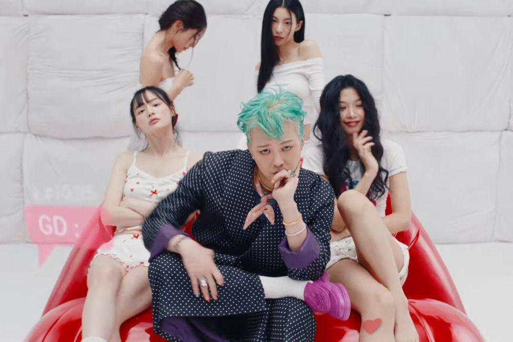 G-Dragon (youtube.com/xxxibgdrgn)
