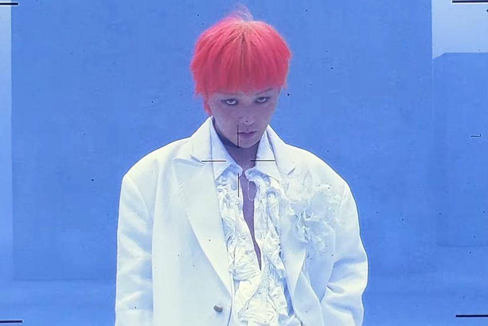 G-Dragon (youtube.com/xxxibgdrgn)