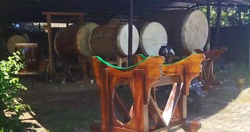 Usaha pembuatan perajin bedug di desa Sugihwaras Kecamatan Sukomoro Magetan. IDN Times/ Riyanto.