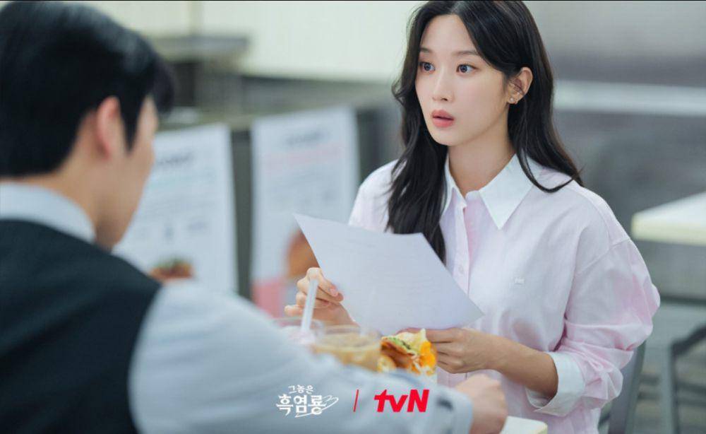 Still cut My Dearest Nemesis (dok. tvN/My Dearest Nemesis)