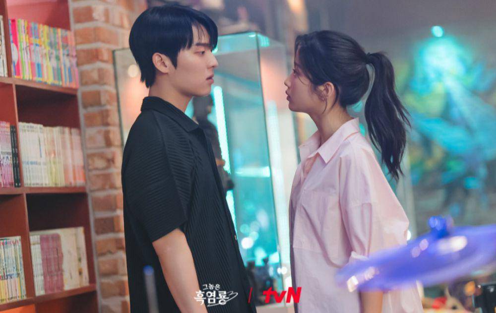 Still cut My Dearest Nemesis (dok. tvN/My Dearest Nemesis)