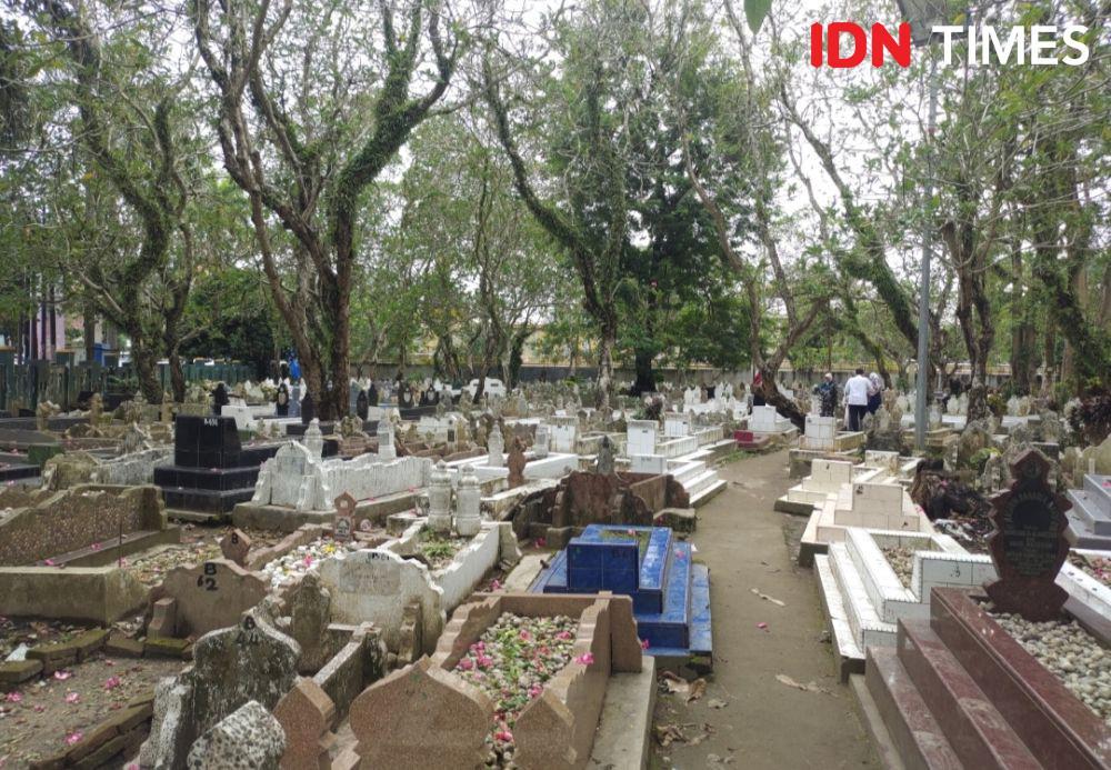 Jelang Ramadan, Penjual Bunga Makam Mandailing Masih Sepi Pembeli