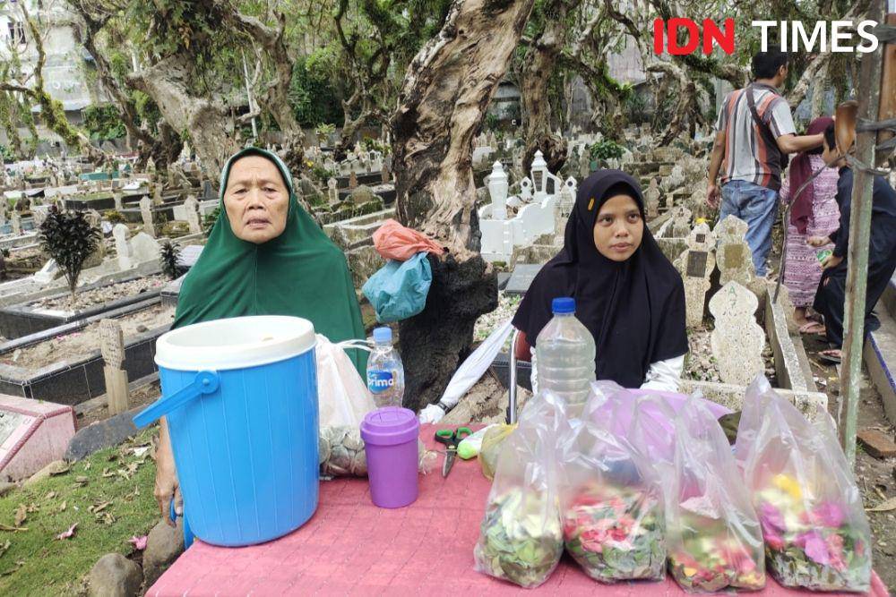 Suasana makam Mandailing di Kota Medan (IDN Times/Indah Permata Sari)