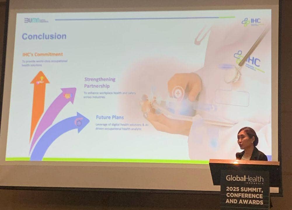 Penghargaan Innovative Service in Occupational Health & Industrial Hygiene of the Year 2025 yang diraih IHC dalam forum Global Health Indonesia Summit, Conference & Awards 2025 di Ritz Carlton Hotel, Bali (dok. IHC)