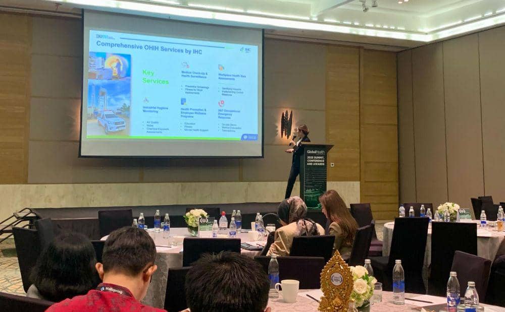 Penghargaan Innovative Service in Occupational Health & Industrial Hygiene of the Year 2025 yang diraih IHC dalam forum Global Health Indonesia Summit, Conference & Awards 2025 di Ritz Carlton Hotel, Bali (dok. IHC)