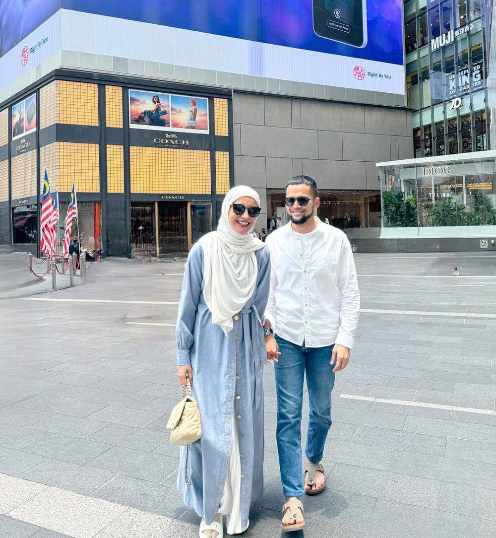 potret inspirasi busana muslim couple ala Shireen Sungkar dan Teuku Wisnu