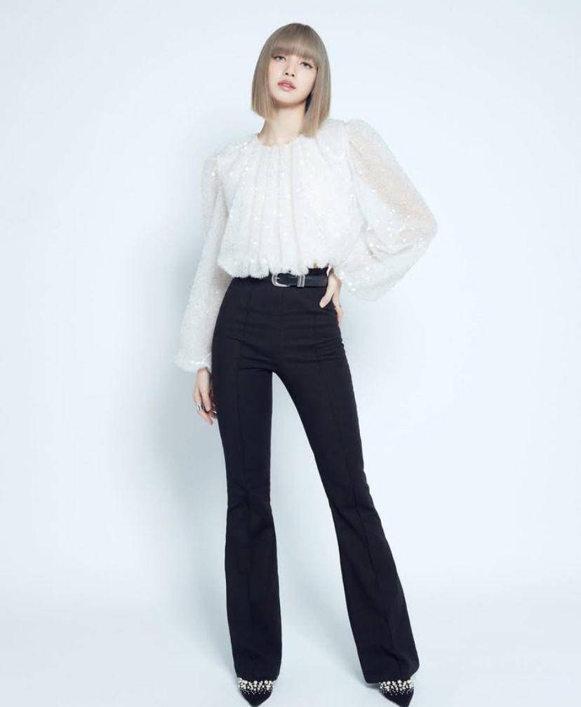 potret Lisa BLACKPINK (instagram.com/lalalalisa_m)