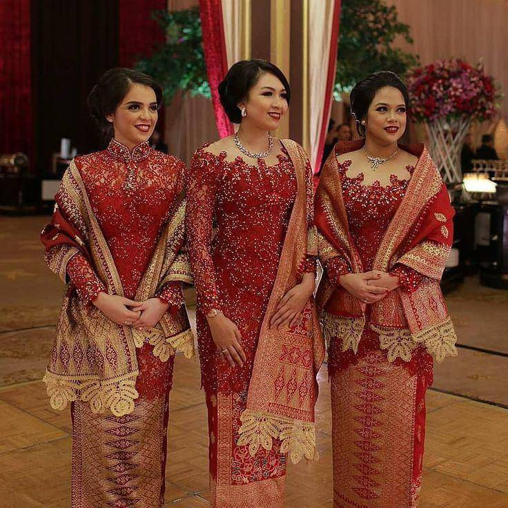 Ilustrasi kebaya rancongan (pinterest.com/@q)