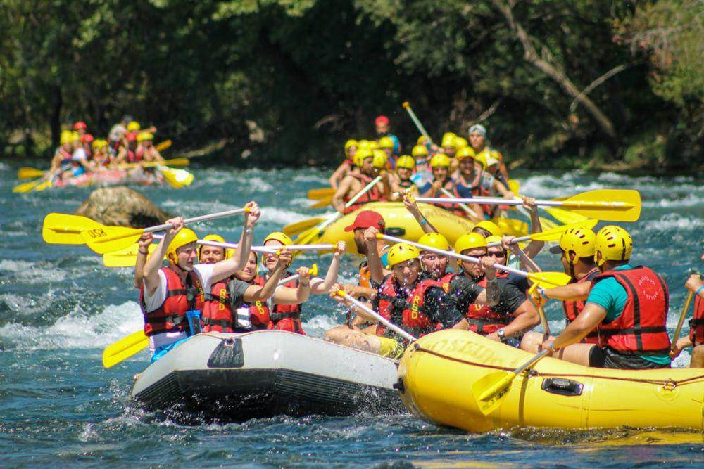 ilustrasi rafting (pexels.com/Hilmi Işılak)