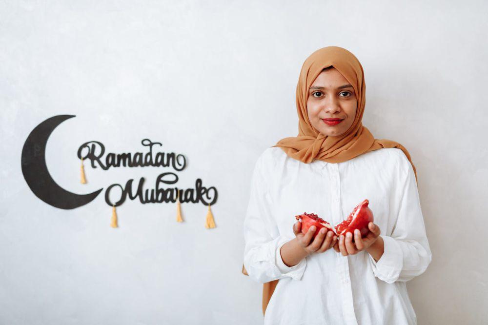 7 Cara Menahan Godaan Saat Puasa, Biar Ibadahnya Makin Maksimal