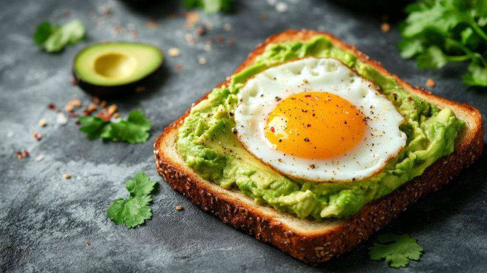 ilustrasi avocado toast (vecteezy.com/gankogroup)