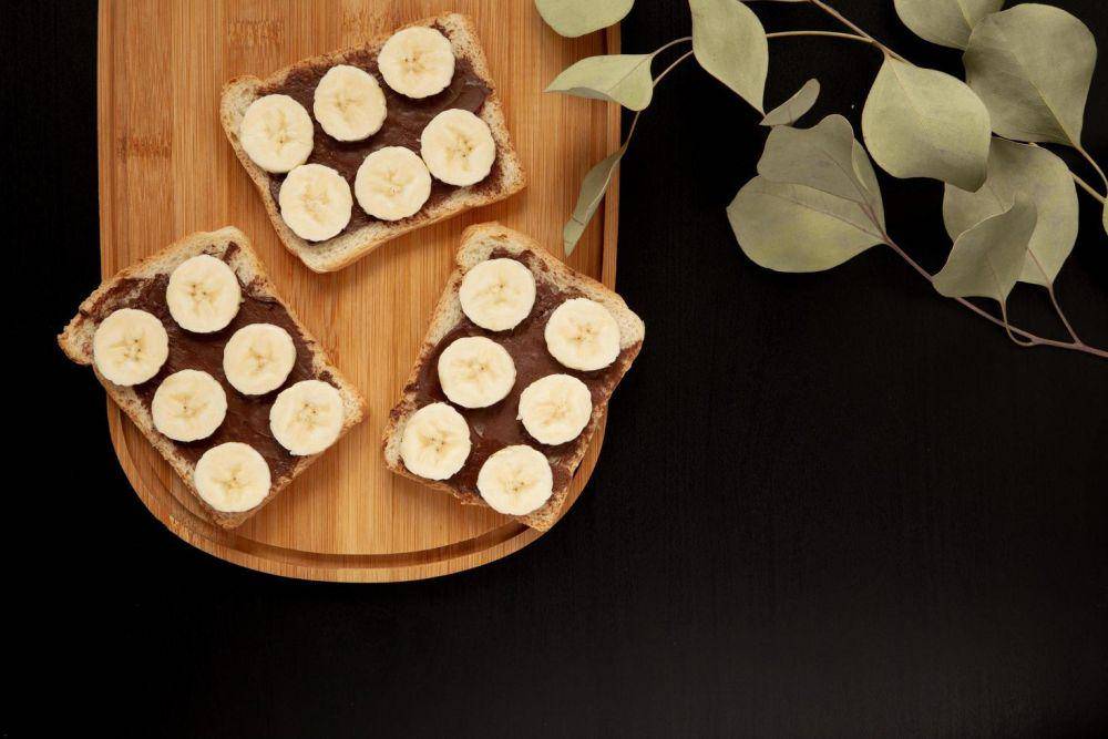 ilustrasi roti bakar nutella pisang (vecteezy.com/lunarts)