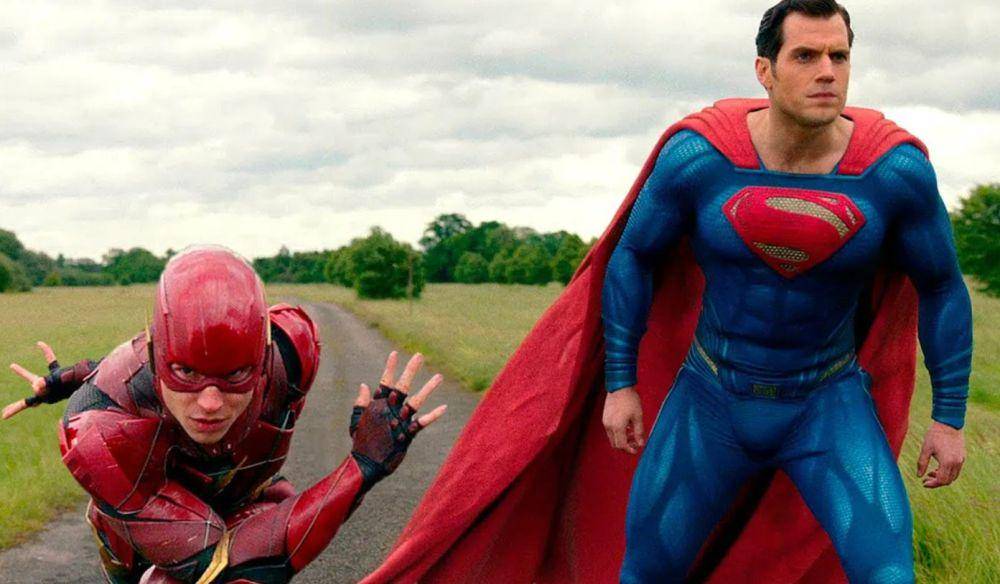 The Flash dan Superman dalam Justice League (dok. DC Studios/Justice League)