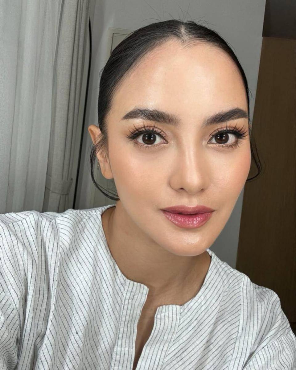 ide makeup natural buat bukber ala Ririn Ekawati (instagram.com/ririnekawati)