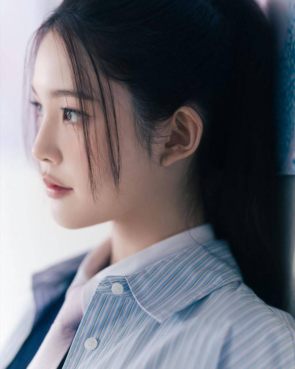 A-NA Hearts2Hearts (instagram.com/hearts2hearts)
