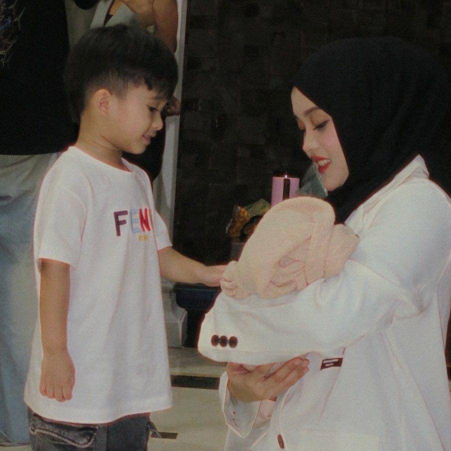 potret Putri Delina dan Adzam (instagram.com/putridelinaa)