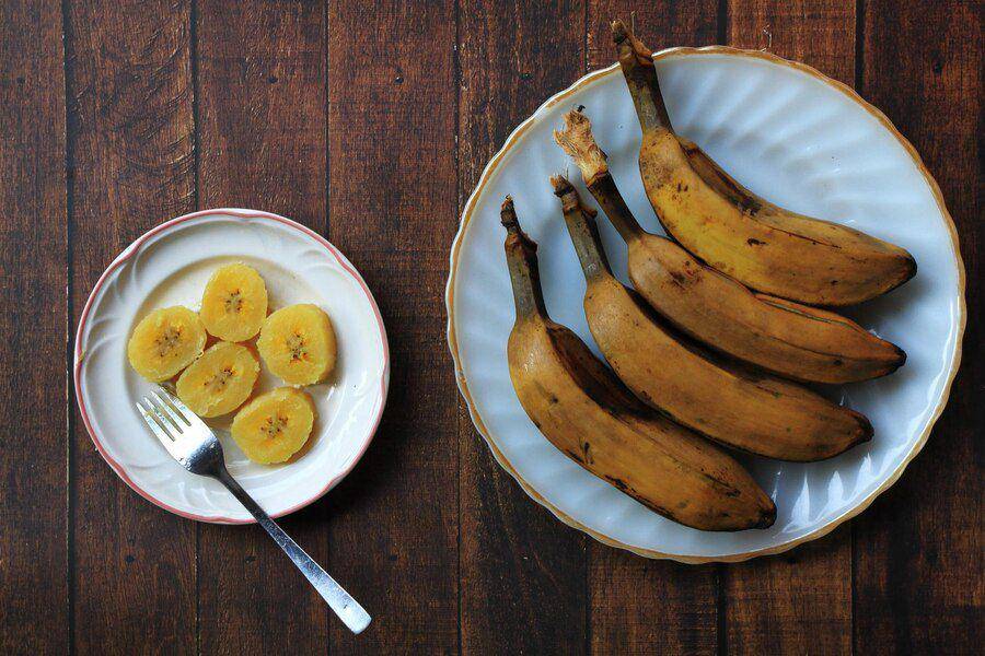 Ide menu takjil pisang (freepik.com/cdsnina)