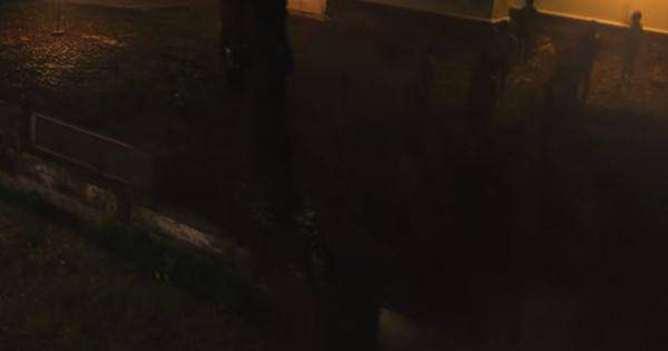 Gerombolan makhluk hitam ( Dok. MD Pictures / Pabrik Gula )