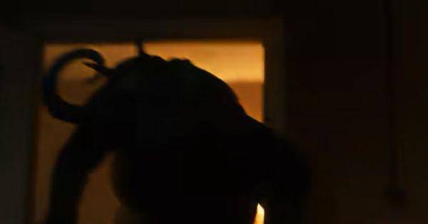 Sosok makhluk bertanduk ( Dok. MD Pictures / Pabrik Gula )