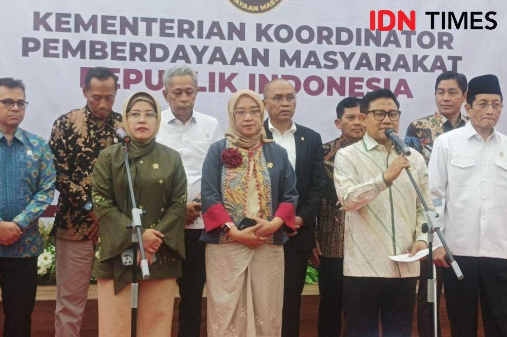 Menko PM Muhaimin usai Rapat Tingkat Menteri di Kantor Kemenko PM, Kamis (27/02/20205). (IDN Times/Dini Suciatiningrum)