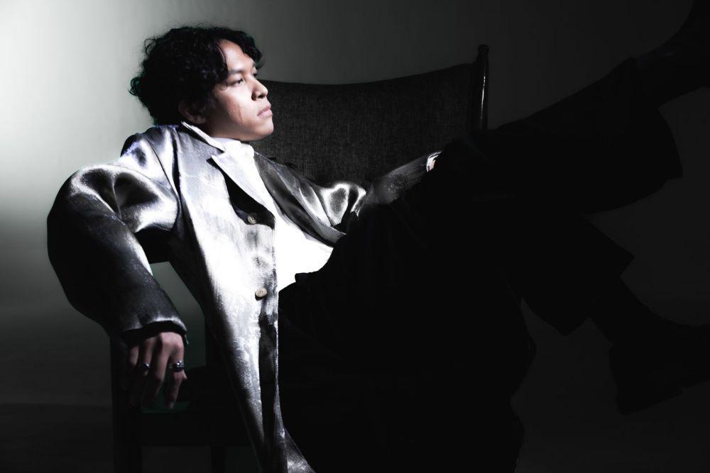 Hindia Merilis Mixtape Bertajuk Doves, '25 on Blank Canvas