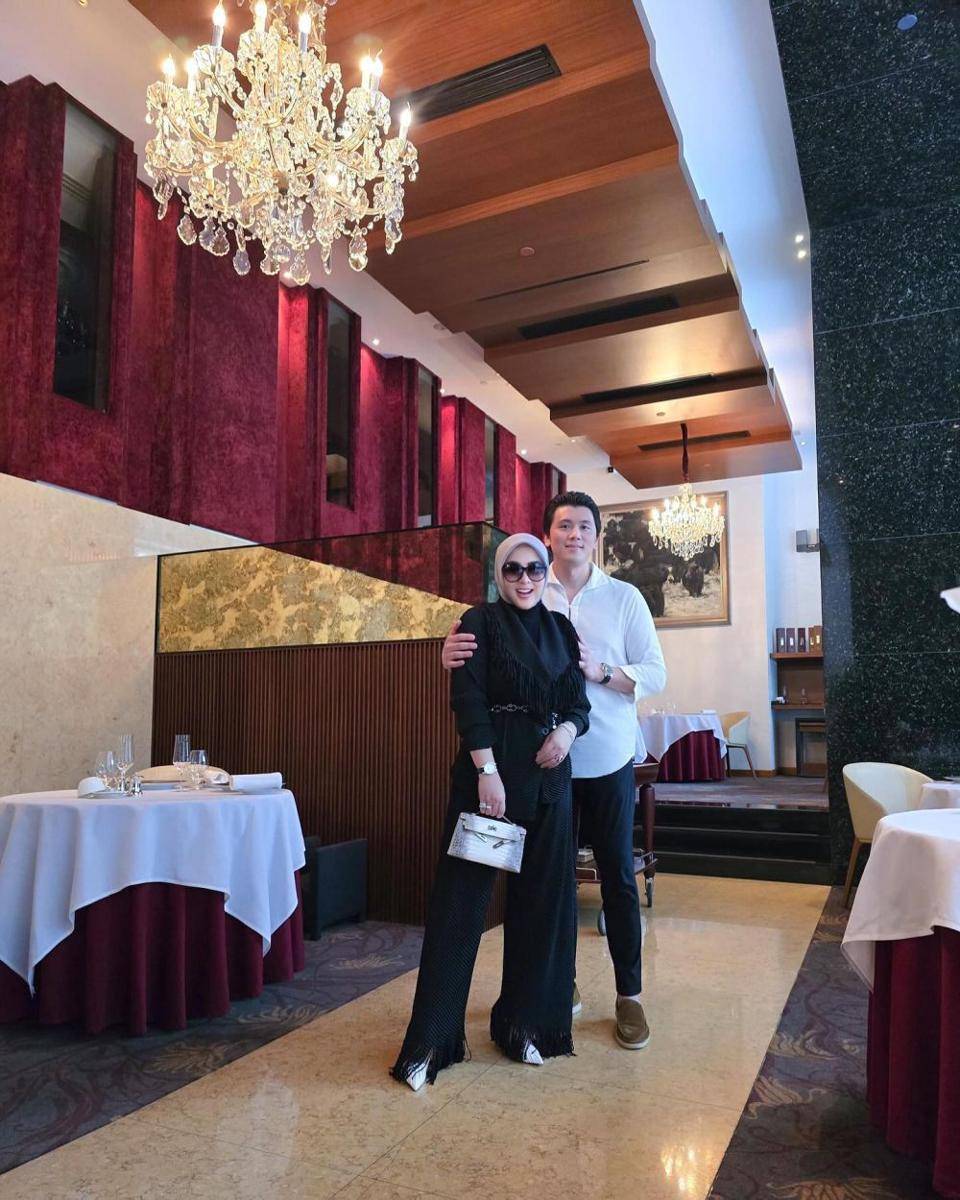 anniversary Syahrini dan Reino Barack (Instagram.com/princessyahrini)