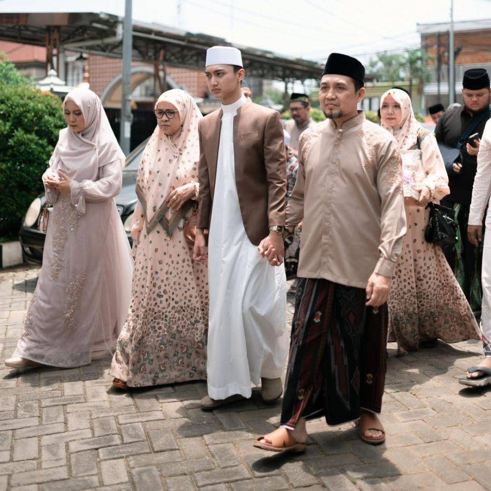 Momen lamaran Guz Azmi (instagram.com/laila_syadzili_askandar)