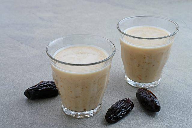 8 Bahan Tambahan yang Bisa Dicampur ke Susu Kurma, biar Lebih Nikmat!