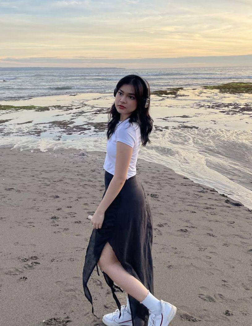 OOTD ala Jasmine Nadya (instagram.com/jasminendya)