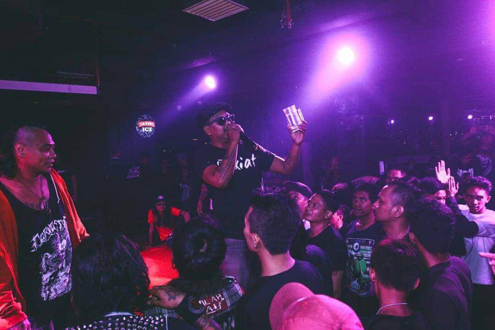 Begundal Lowokwaru saat tampil di panggung-panggung underground. (Instagram/begundallowokwaruofficial)