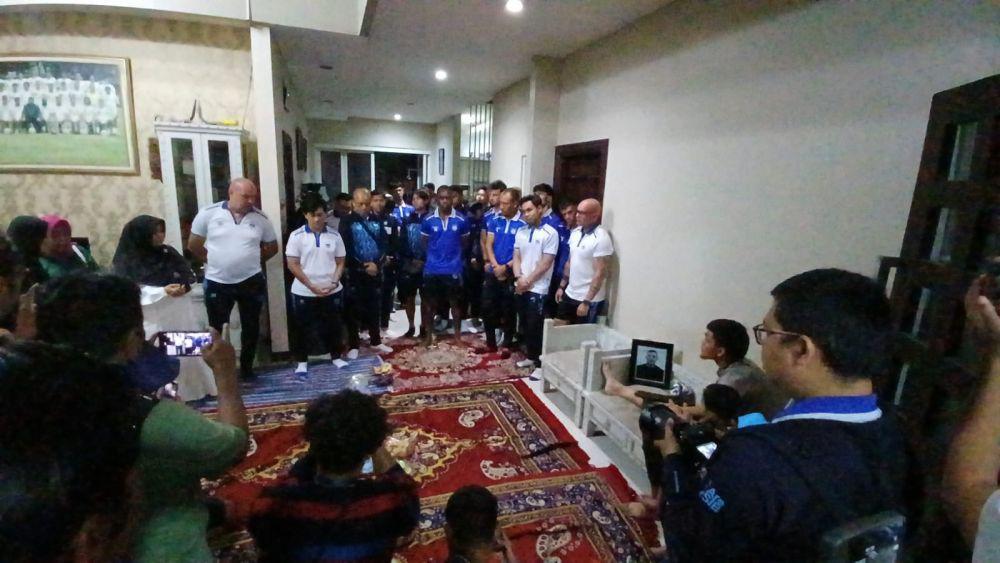 Jelang Lawan Persebaya, Persib Takziah ke Bejo Sugiantoro