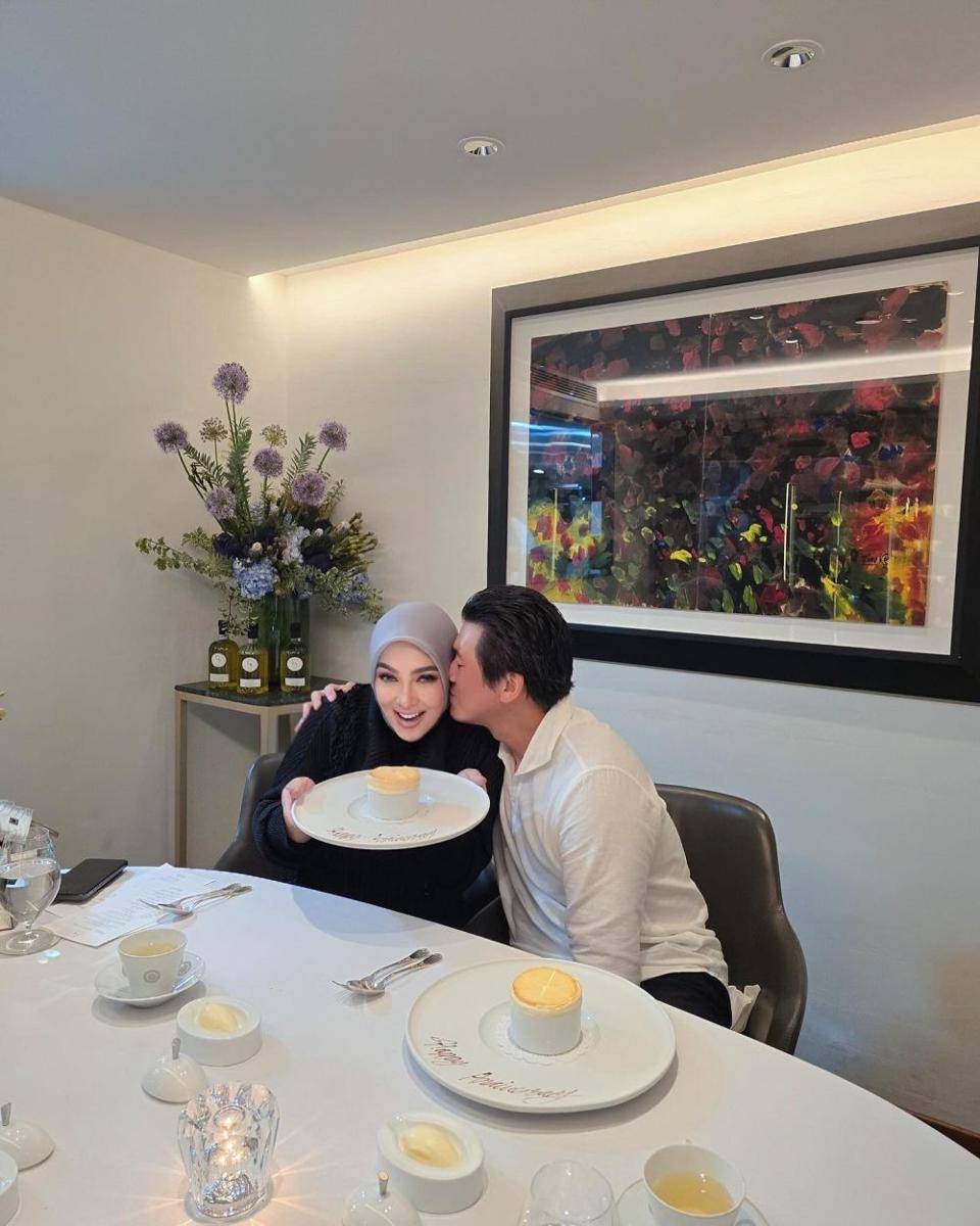 anniversary Syahrini dan Reino Barack (Instagram.com/princessyahrini)