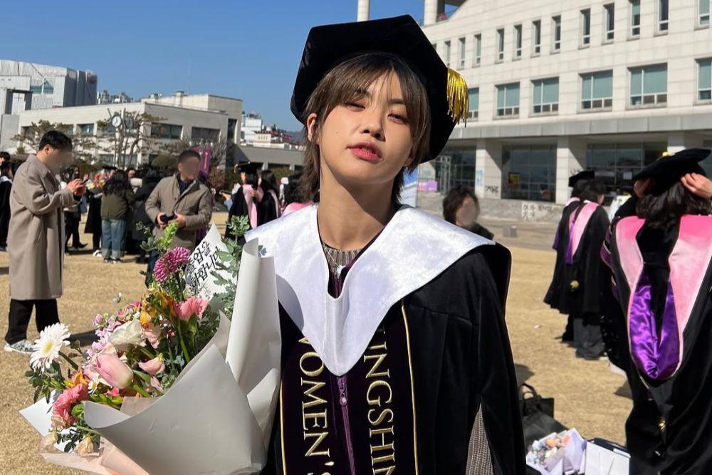 7 Potret Wisuda Aiki Street Woman Fighter, Raih Gelar Master!