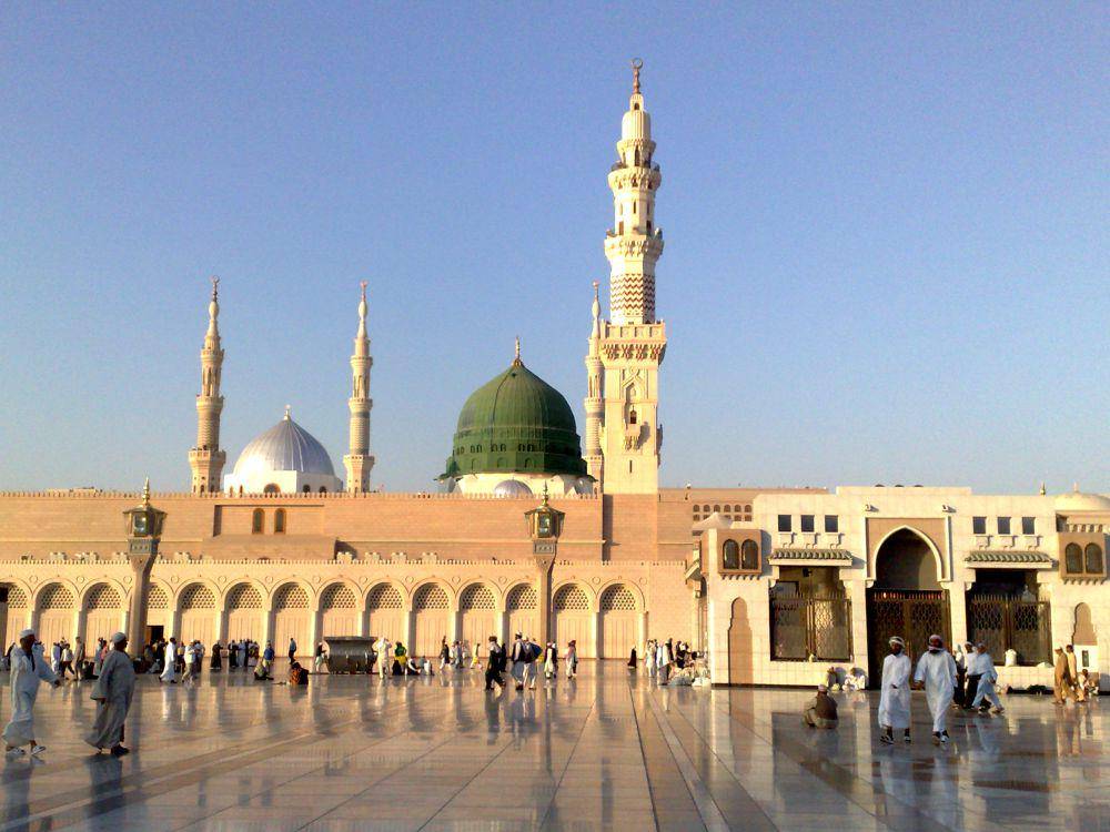 Masjid An-Nabawi (commons.wikimedia.org/Bluemangoa2z)