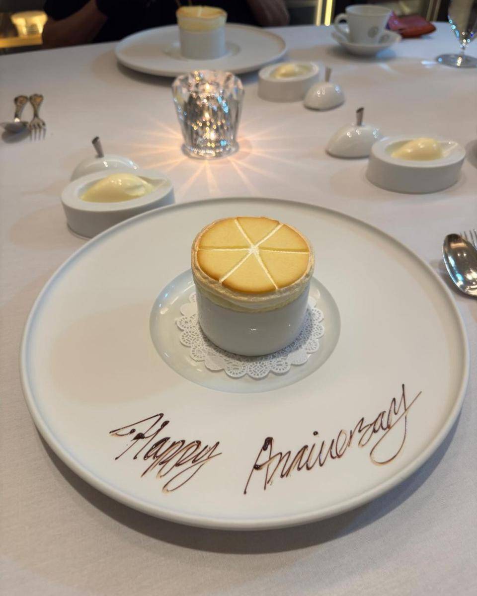 anniversary Syahrini dan Reino Barack (Instagram.com/princessyahrini)