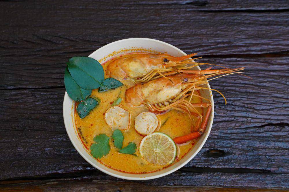 ilustrasi tom yum (vecteezy.com/tonadisak)