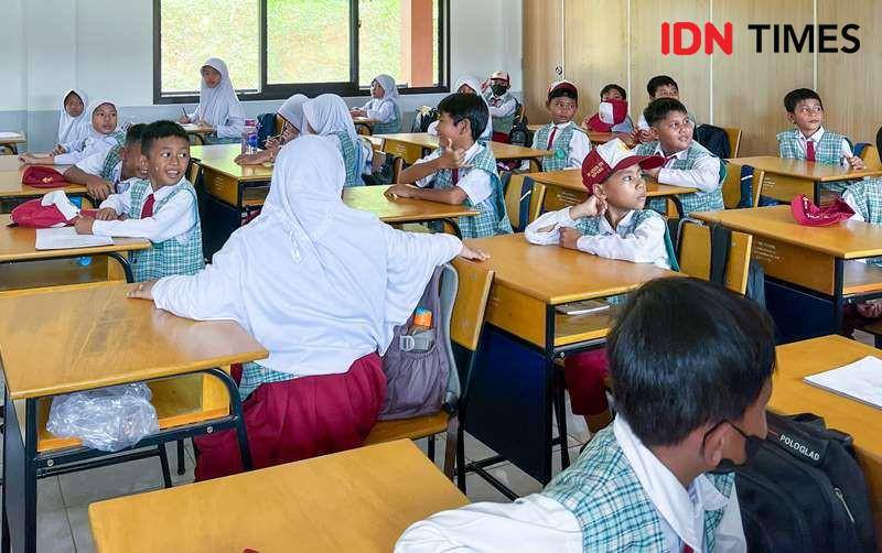 Peserta didik SDN 020 Sepaku yang belajar di bangunan baru. Foto Humas OIKN (IDN Times/Ervan)