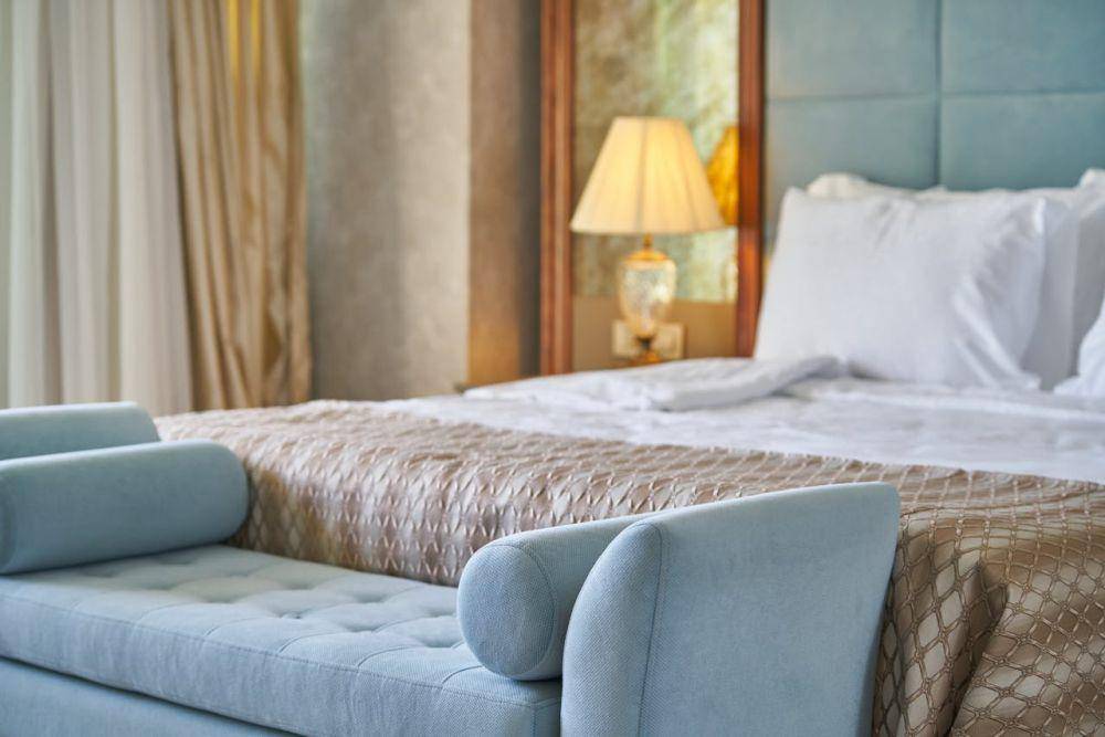 ilustrasi kamar hotel (pexels.com/Engin Akyurt)