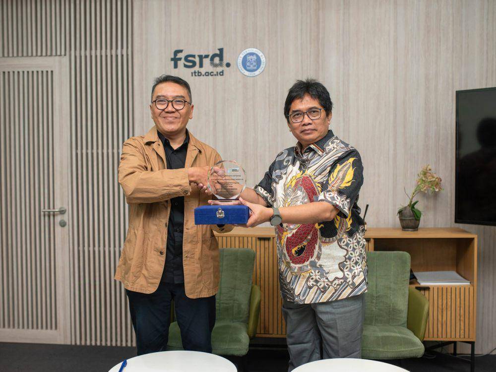 Kerjasama ESMOD Jakarta dan FSRD ITB dalam Program Pra-Magister Desain.  (dok. ESMOD Jakarta dan FSRD ITB)
