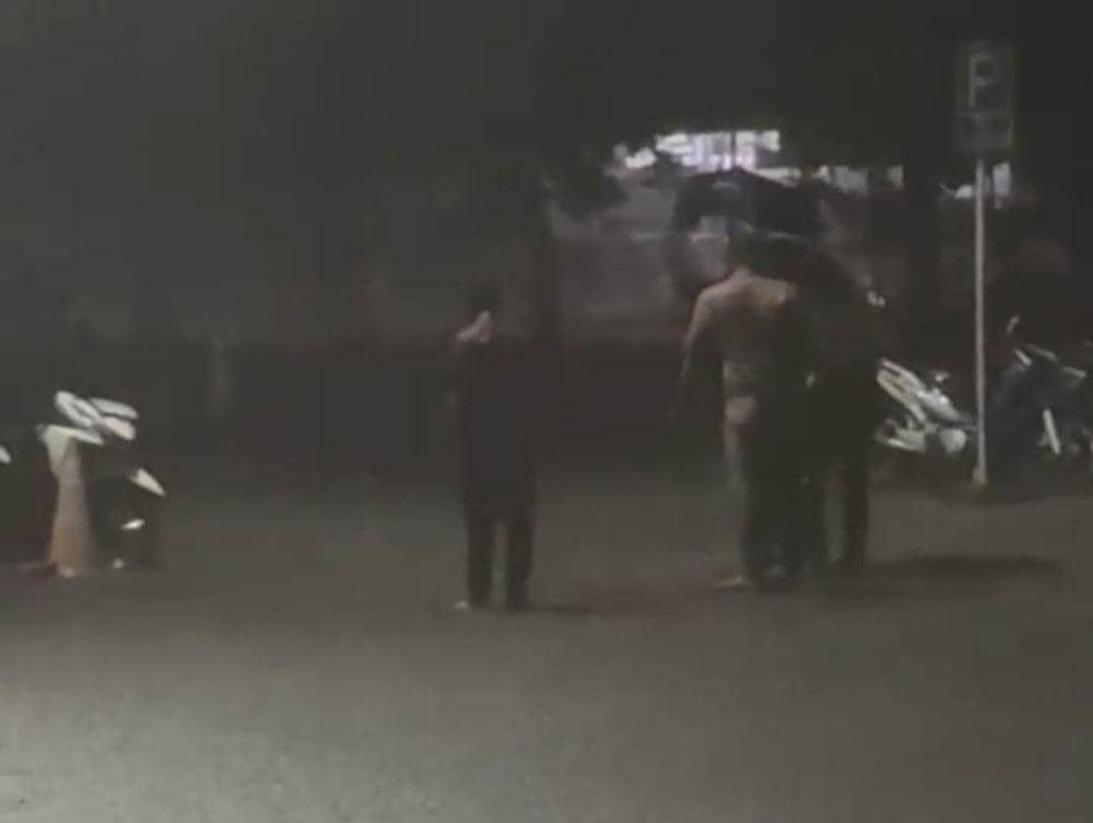 Tangkap layar korban NA saat ditemukan di parkiran kampus Itera. (IDN Times/Istimewa).