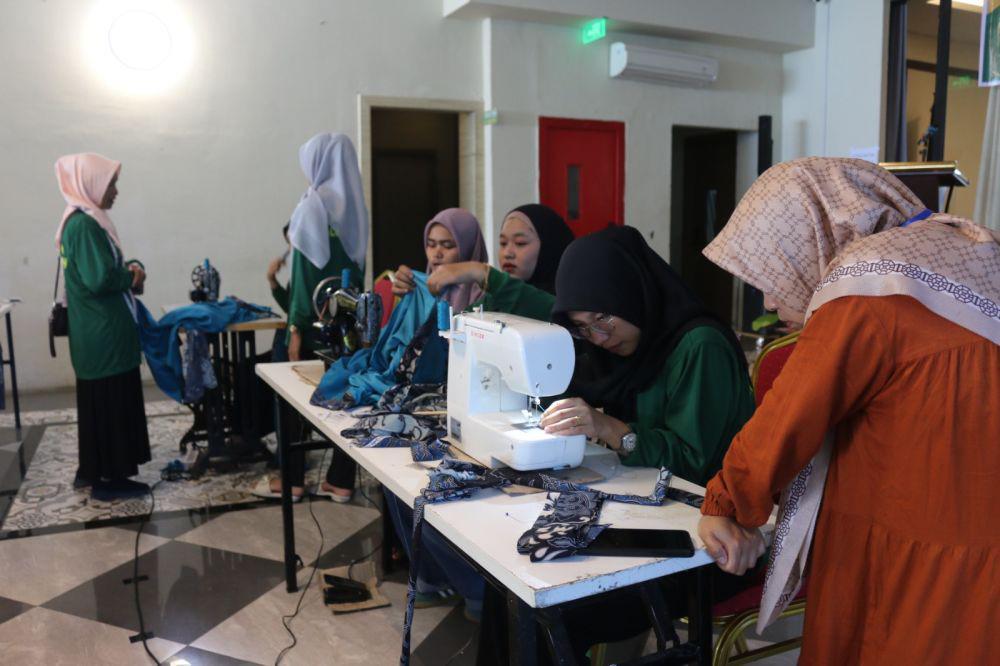 160 Warga Aceh Tengah Dilatih Skill Barista hingga Menjahit
