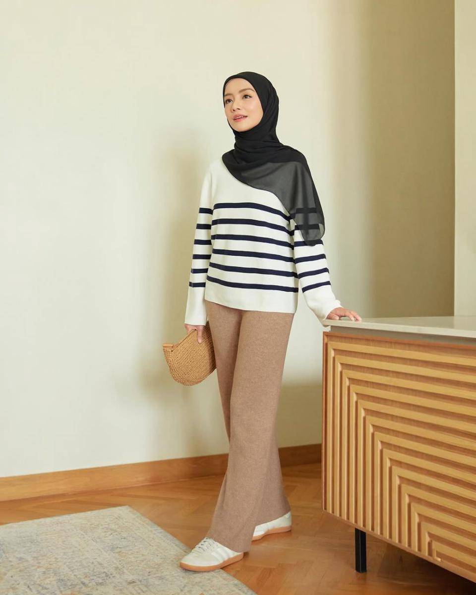 potret ide OOTD hijab buat main ala Mira Filzah (instagram.com/mfmirafilzah)