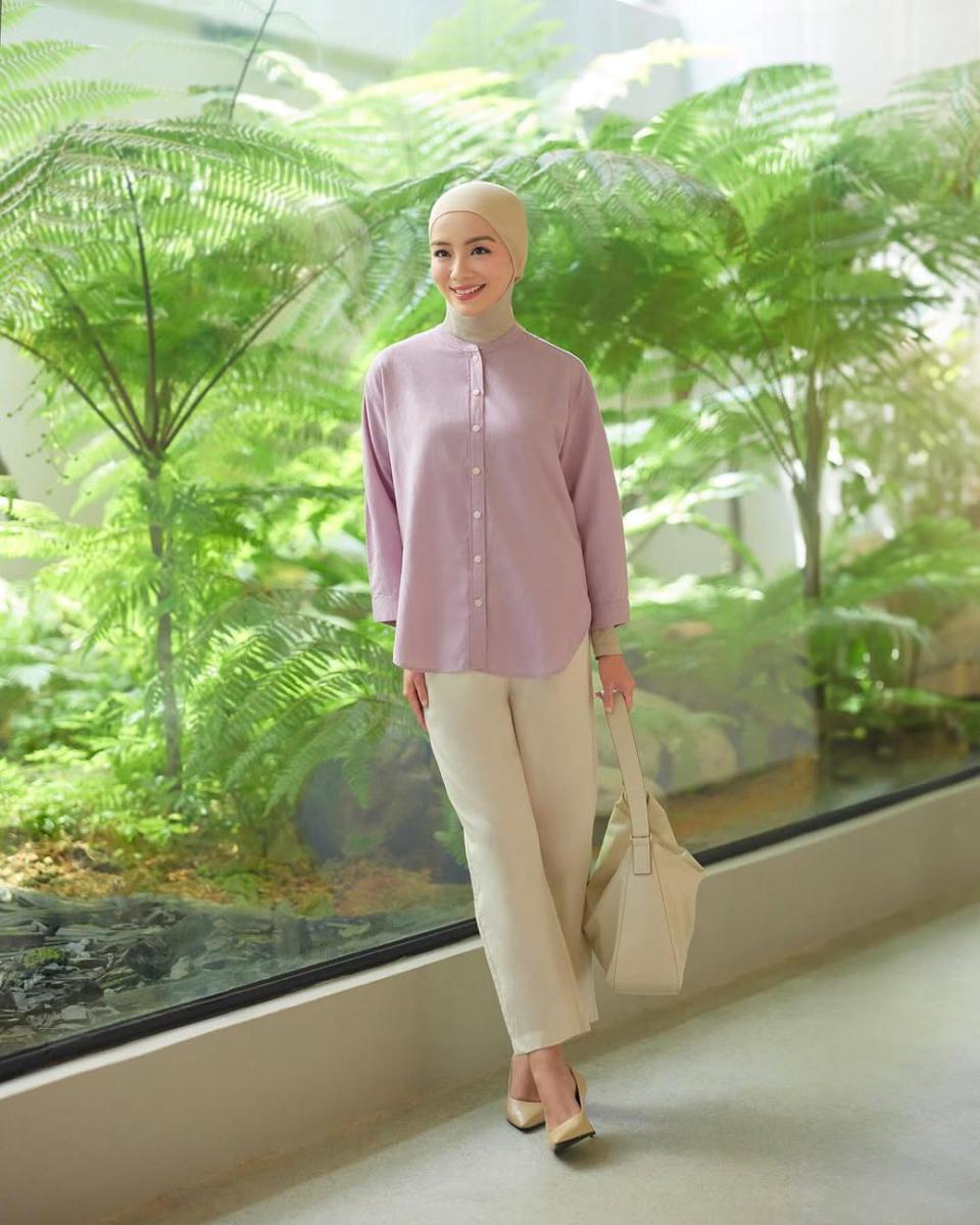 potret ide outfit casual hijab buat ngantor ala Mira Filzah (instagram.com/mfmirafilzah)