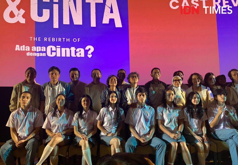 Cast Film Rangga & Cinta Bawakan Lagu Secara Live dari Lokasi Syuting